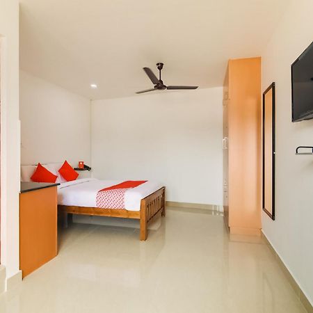 Modern Rooms Mundakayam Phòng bức ảnh